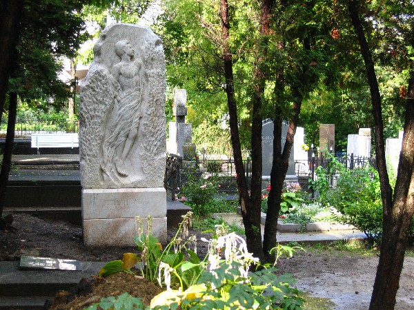 GUIDEHAND Mikó Imre gróf síremléke, Dietrich Gyula sírszobra